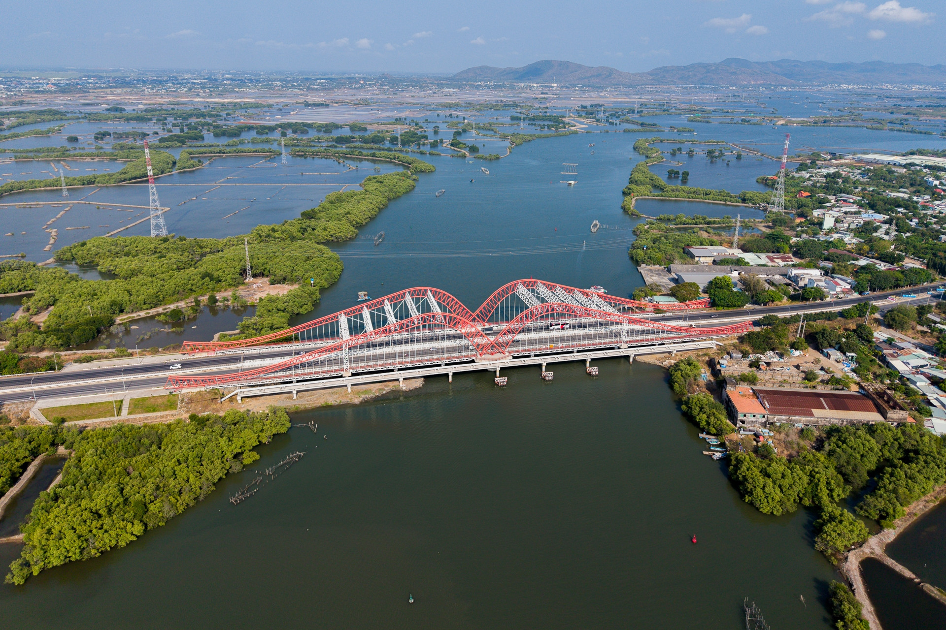 Sau sáp nhập, TPHCM có thể xây khu kinh tế biển với quy chế đặc biệt như Dubai