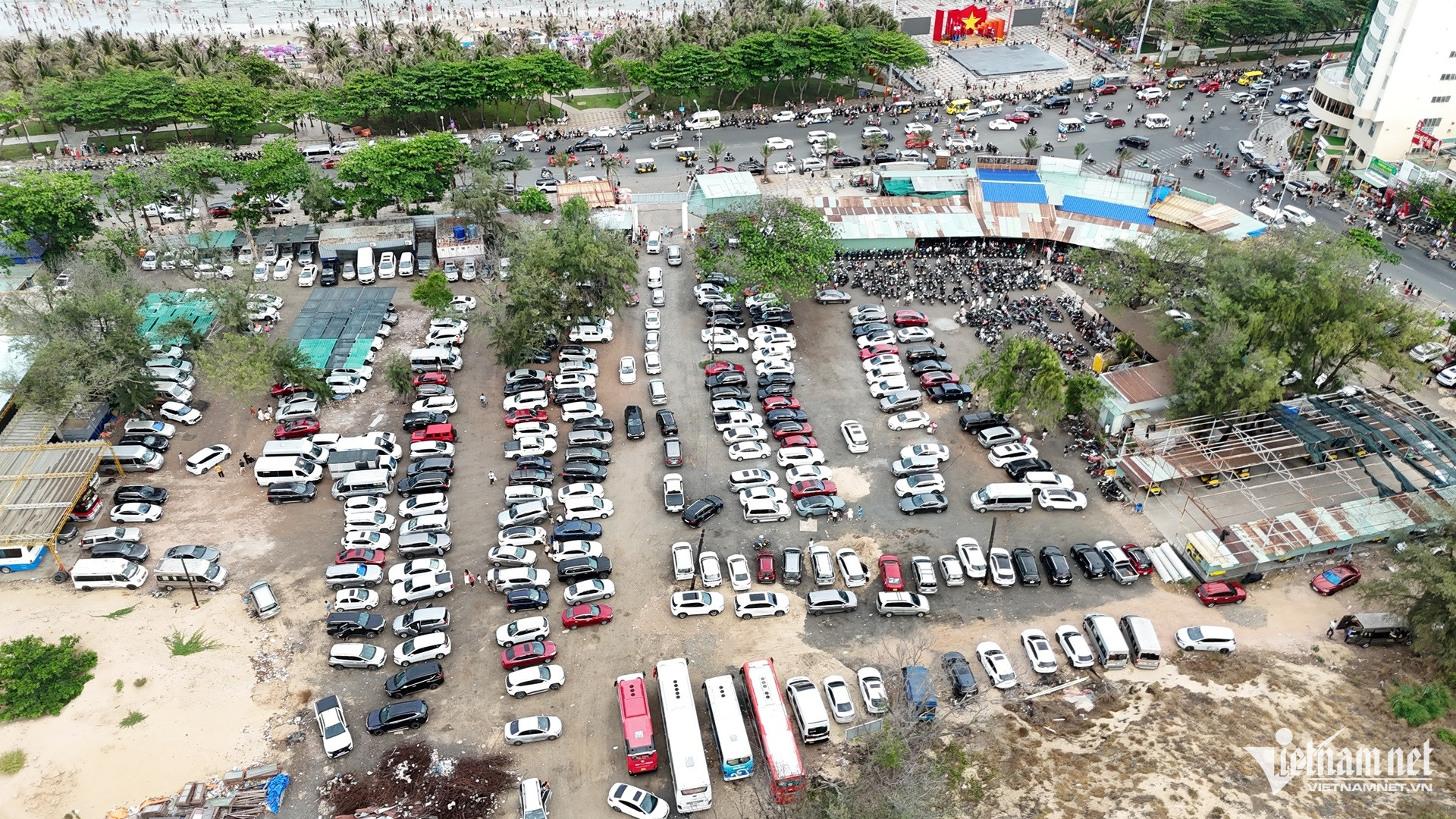 W-biển vũng tàu ngày đầu kỳ nghỉ lễ 30.4.4.JPG.jpg