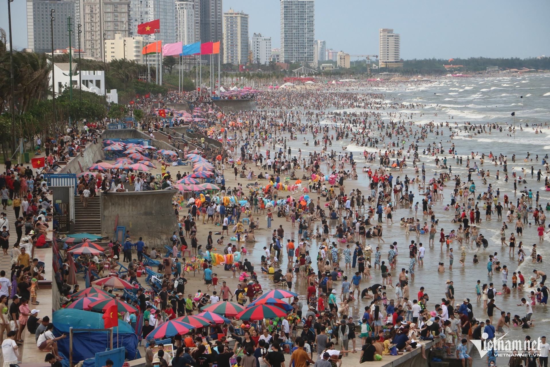 W-biển vũng tàu ngày đầu kỳ nghỉ lễ 30.4.JPG.jpg