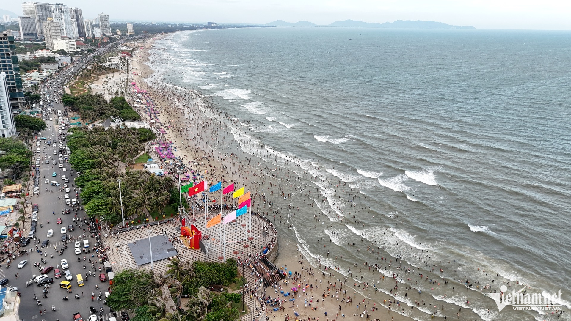 W-biển vũng tàu ngày đầu kỳ nghỉ lễ 30.4..JPG.jpg