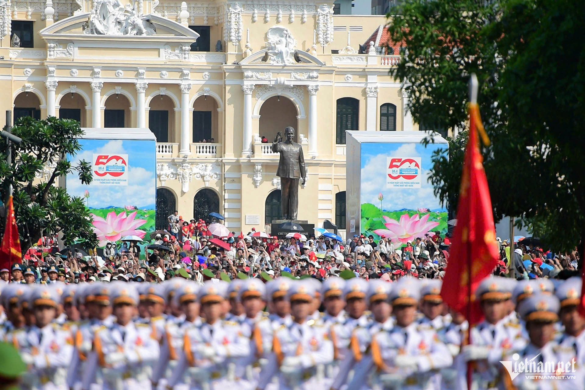 W-diễu binh 9h1.jpg