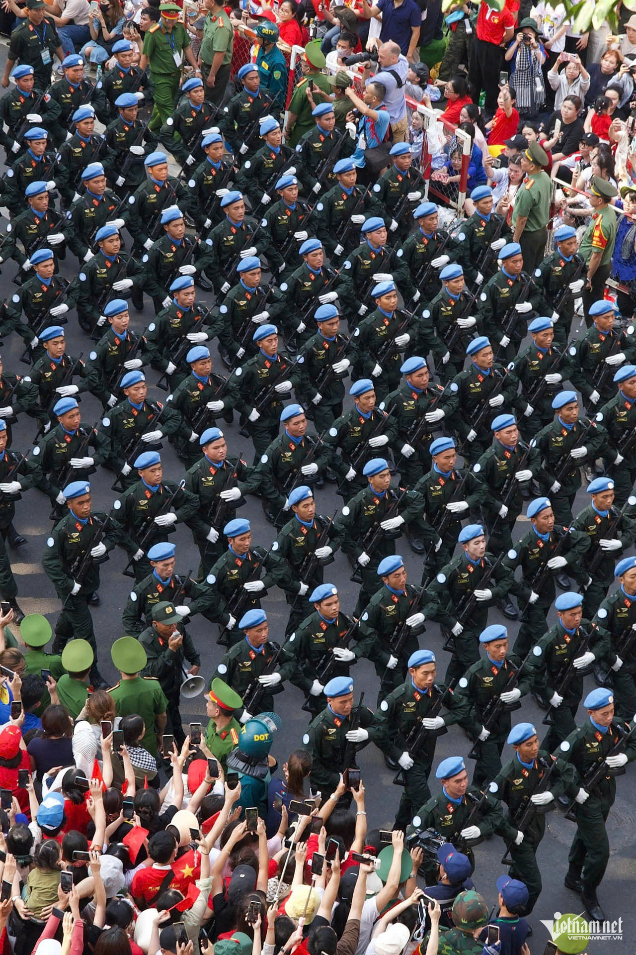 W-diễu binh 9h3.jpg