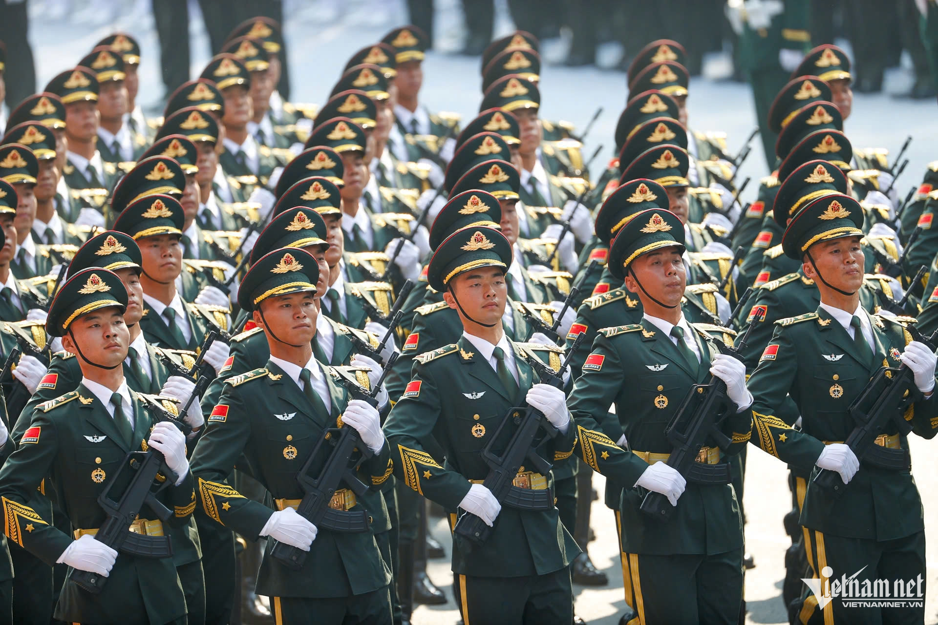 W-Khối 1 trung quốc.jpg