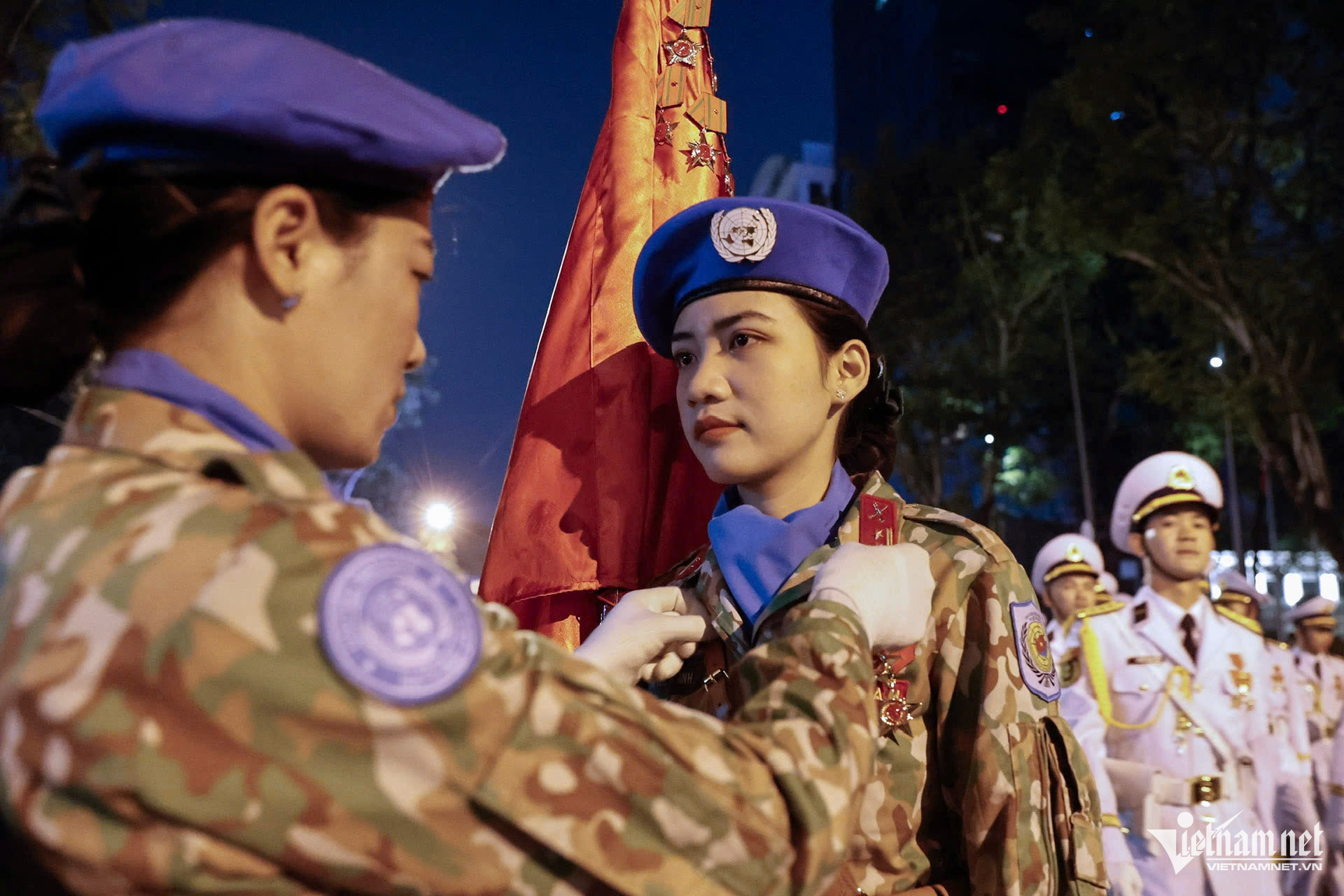 W-nữ chiến sĩ.jpg