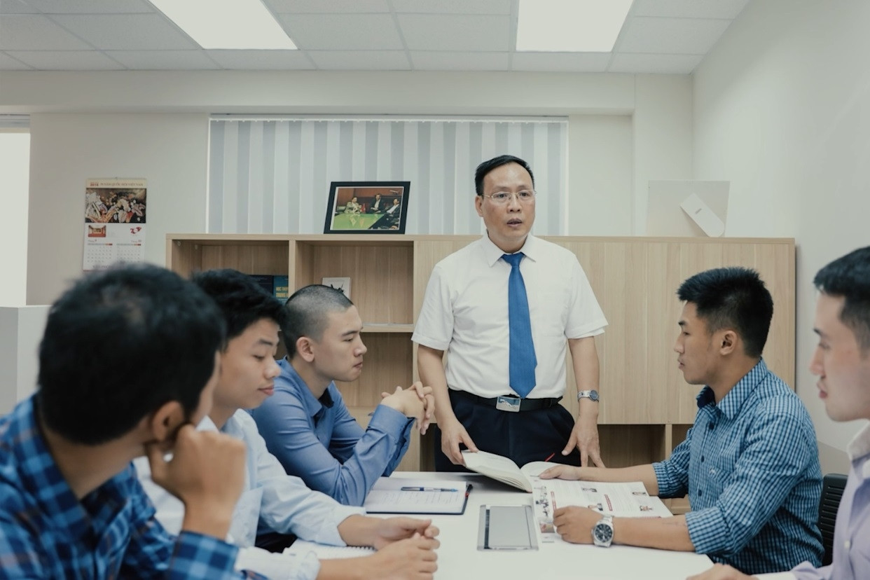 Bài học cuộc đời: Hạnh phúc chỉ mỉm cười với người hăng say lao động