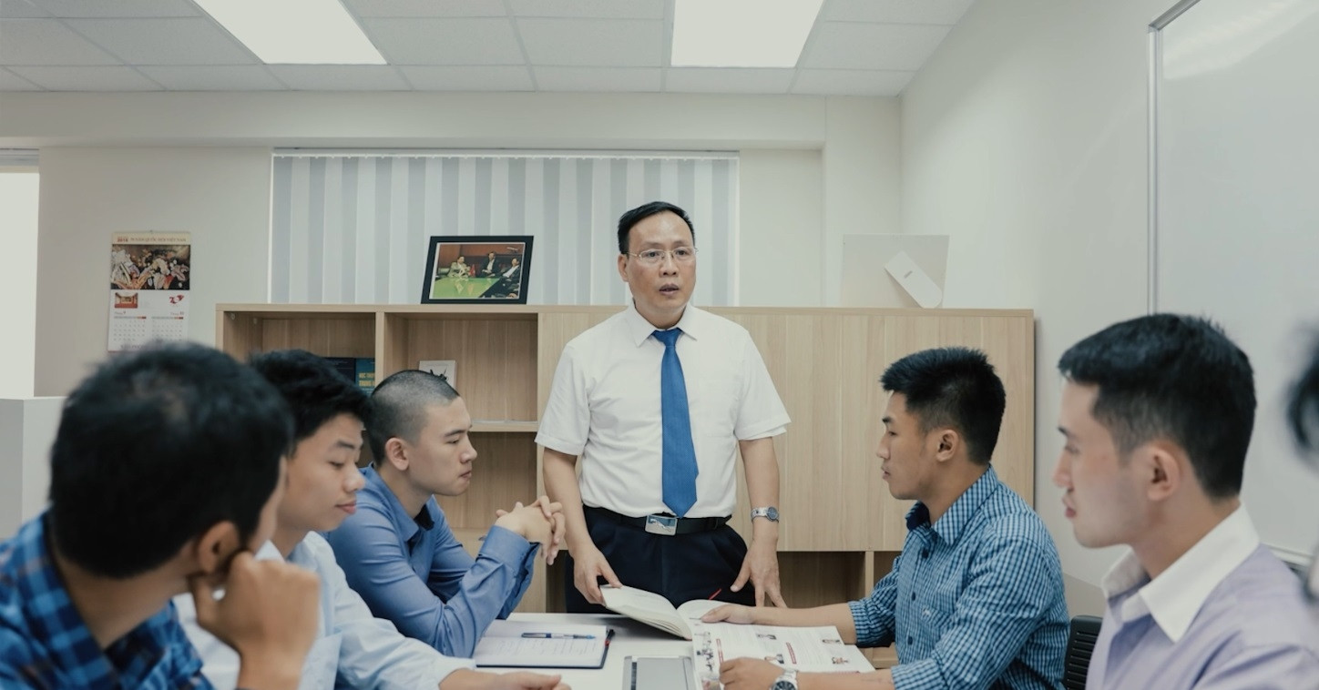 Bài học cuộc đời: Hạnh phúc chỉ mỉm cười với người hăng say lao động