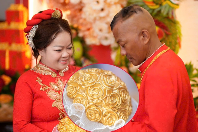 Cô dâu Bình Dương lấy chồng hơn 21 tuổi, hoa cưới được đúc từ 11 cây vàng