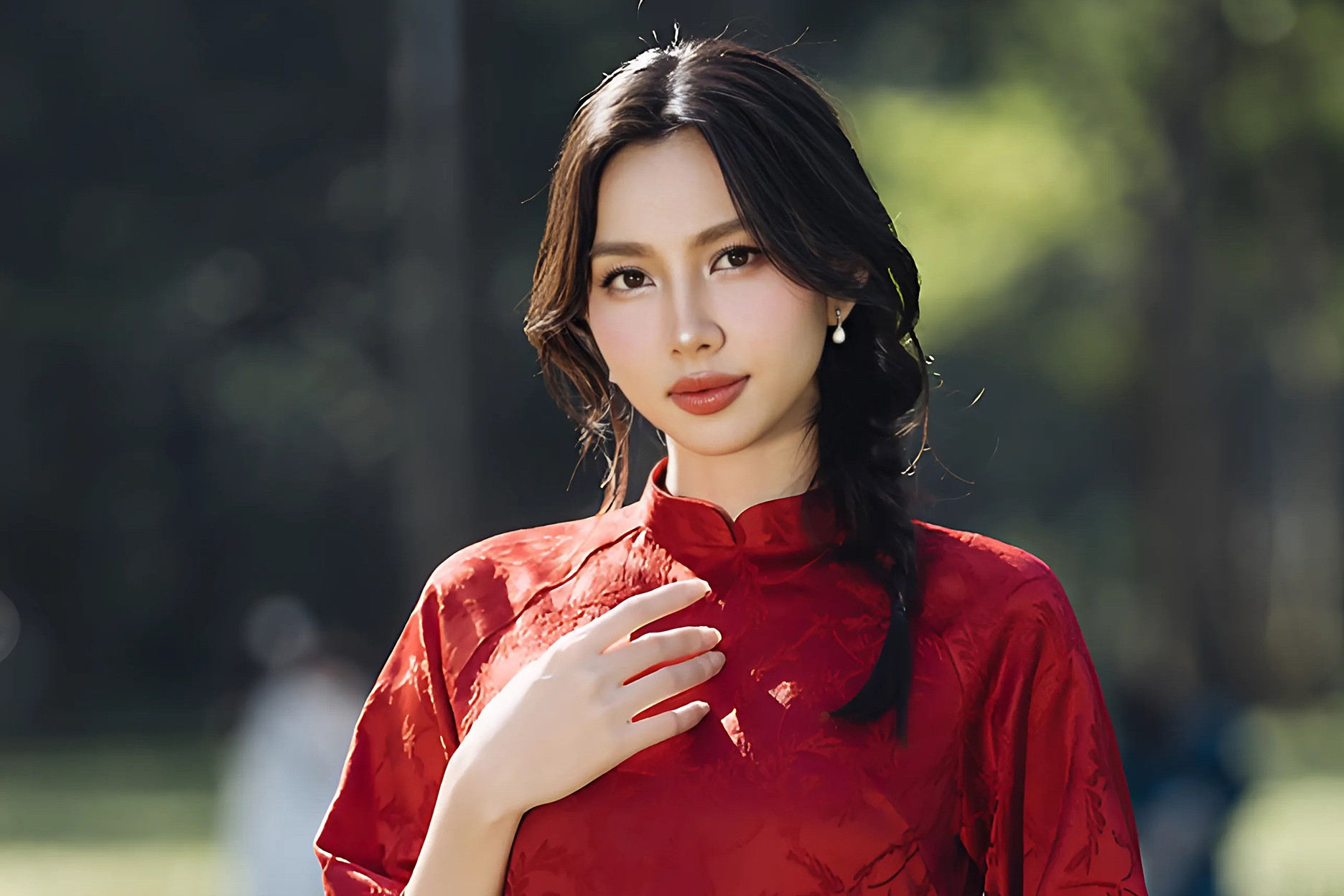 Hoa hậu Thùy Tiên bị phạt 25 triệu đồng vụ quảng cáo kẹo rau củ