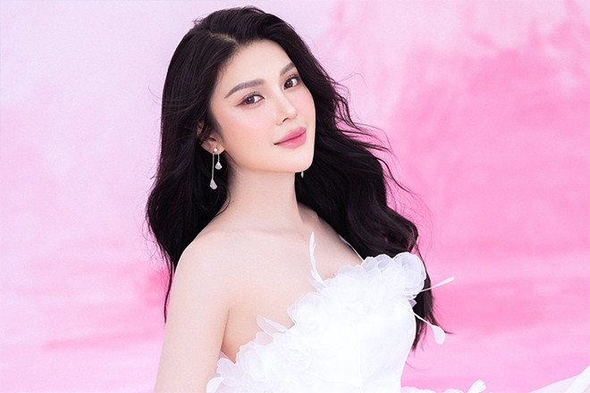 Lily Chen bị nhiễm lạnh, cơ và khớp co cứng khi quay phim ở vùng biển