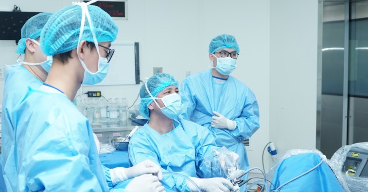 Người đàn ông được tiêm hơi nước 103 độ C chữa "bệnh khó nói"