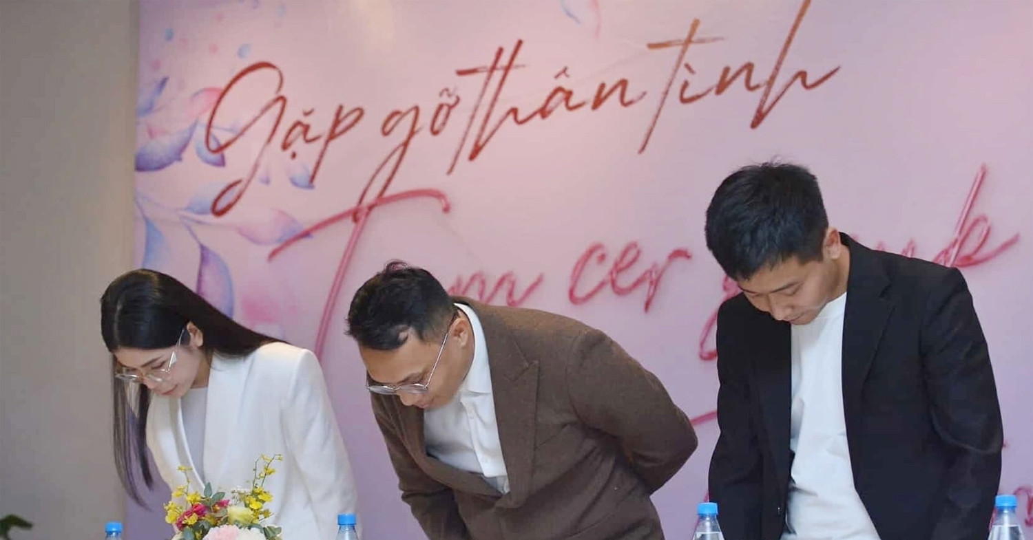 Quang Linh Vlogs và Hằng Du mục: Từ thần tượng trên mạng tới trò lố "Chị Em Rọt"