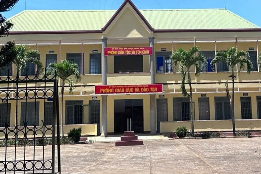 Tình tiết mới vụ hình ảnh, tin nhắn nhạy cảm về nữ hiệu trưởng