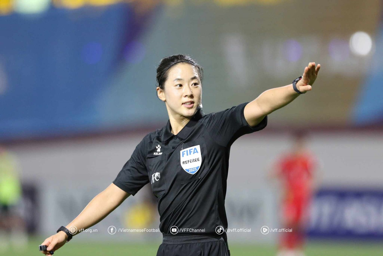 trong tai Kim Yu jeong.jpg