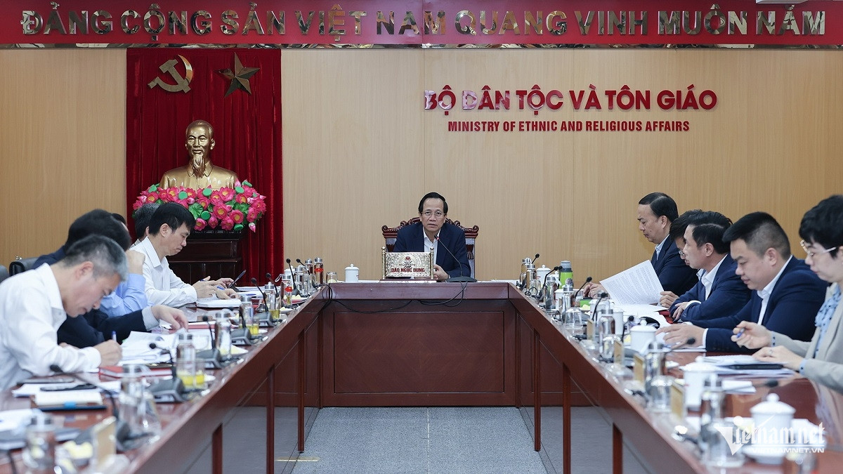 W-Toan canh cuoc hop.jpg