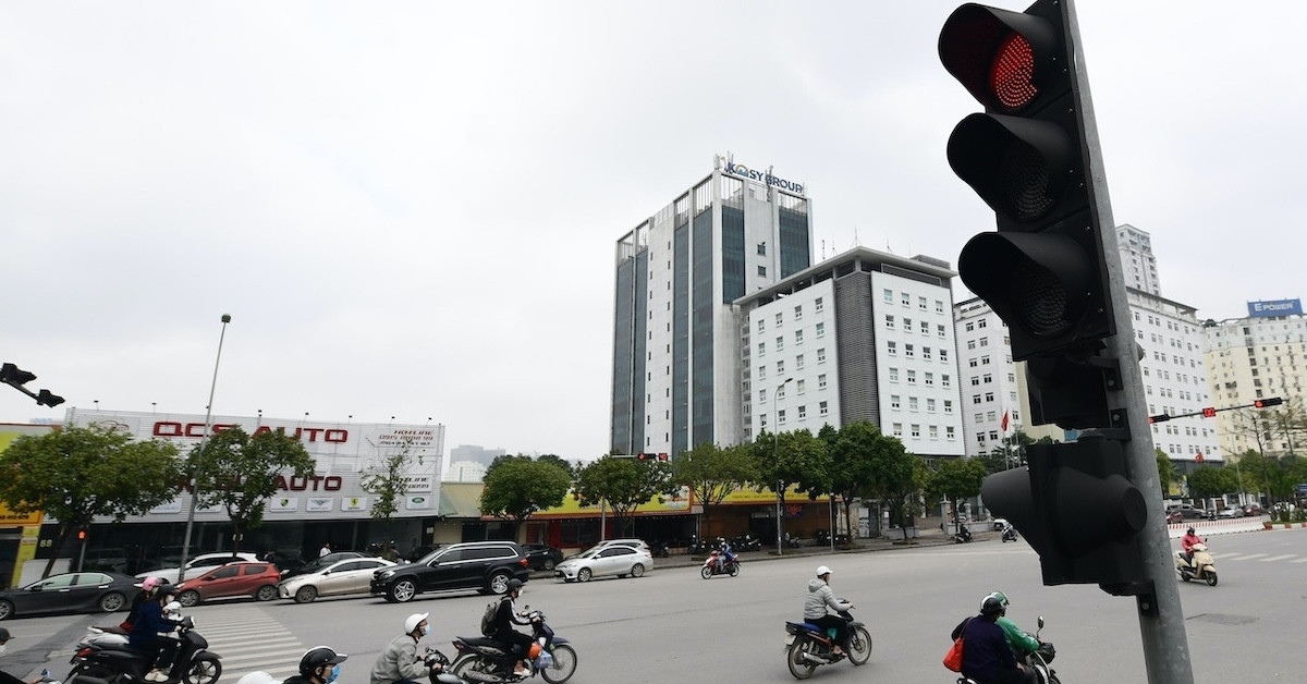Xử lý dứt điểm tình trạng biển báo giao thông làm khó người đi đường