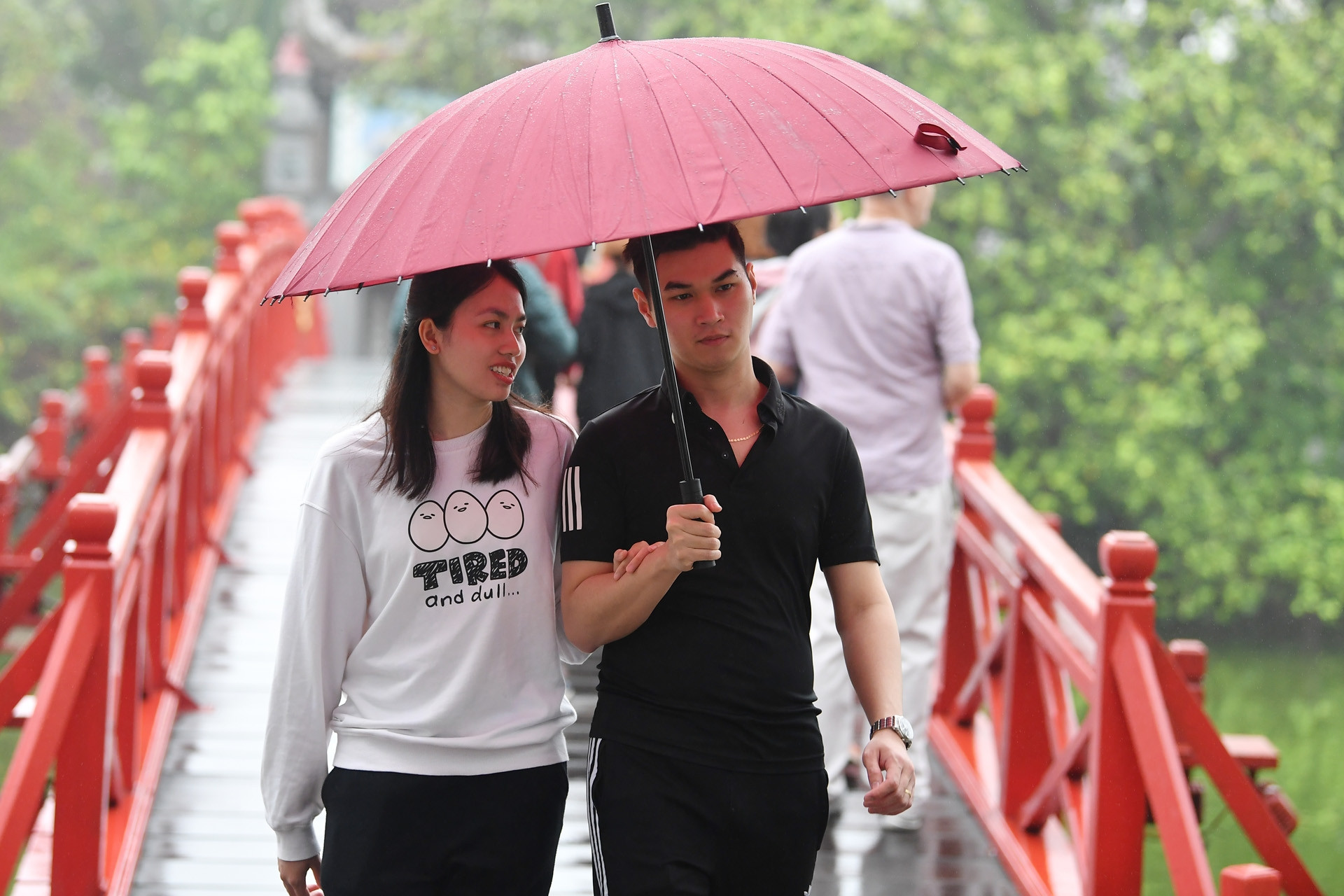 Dự báo thời tiết 6/4/2025: Miền Bắc mưa giông dịp Giỗ Tổ Hùng Vương