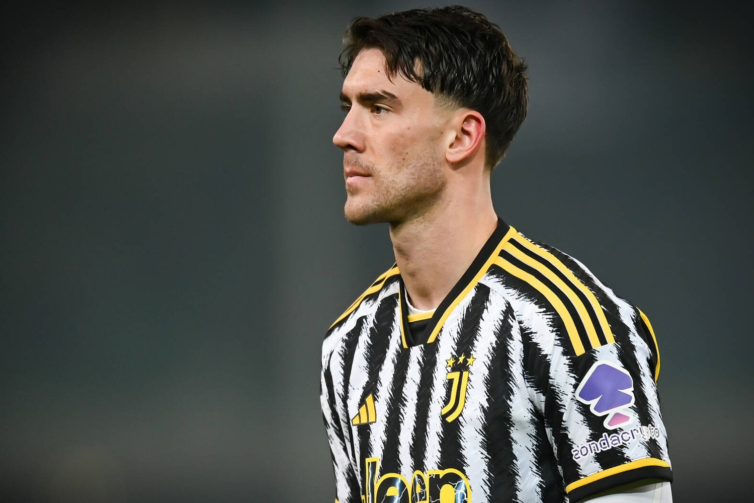 Tin tức về chuyển nhượng 5/4: MU ký Vlahovic, Arsenal lấy Antony