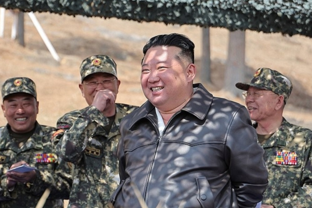 Hé lộ hoạt động của ông Kim Jong Un vào ngày Hàn Quốc phế truất tổng thống