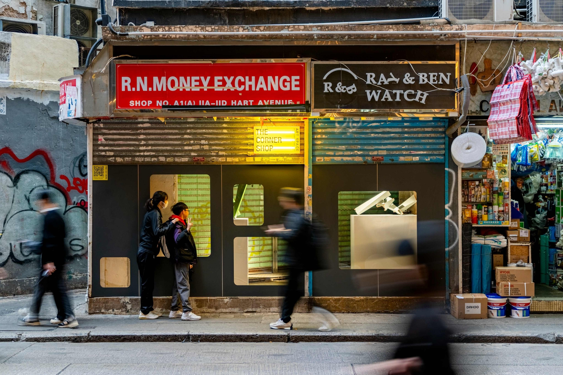 The Corner Shop - Không gian nghệ thuật đường phố đầy phá cách ở Hong Kong