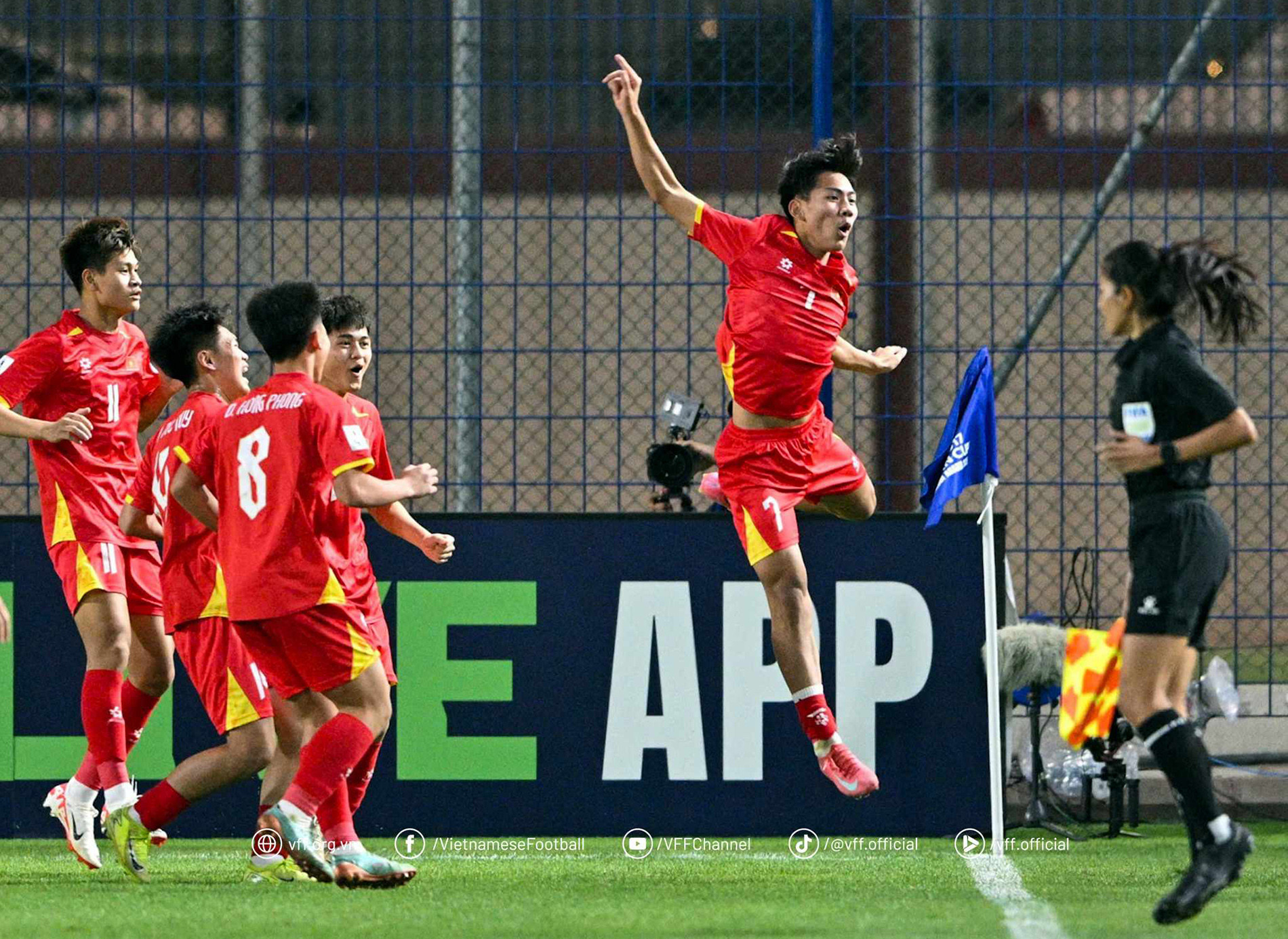 u17 viet nam Australia 8.jpg