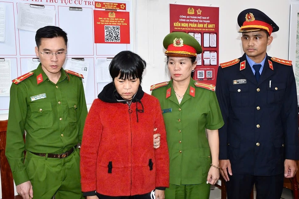 Bản tin trưa 6/4: Xô nước 120 lít và biểu hiện 'lạ' của người mẹ giết con