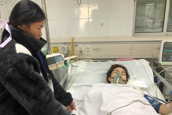 Hai vợ chồng bị tai nạn được bạn đọc giúp đỡ hơn 44 triệu