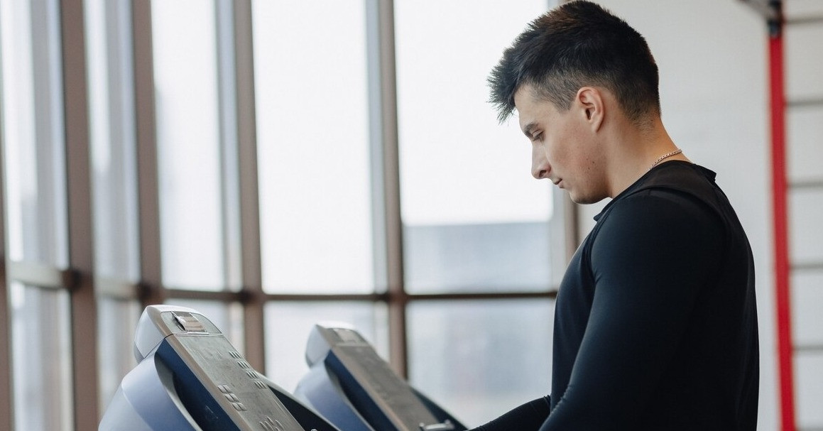 Huấn luyện viên mê phú bà, đẩy cả gia đình vào vực thẳm