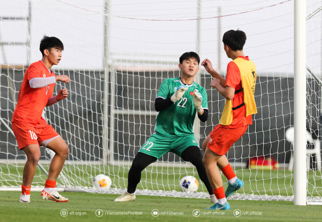 u17 viet nam 1.jpg