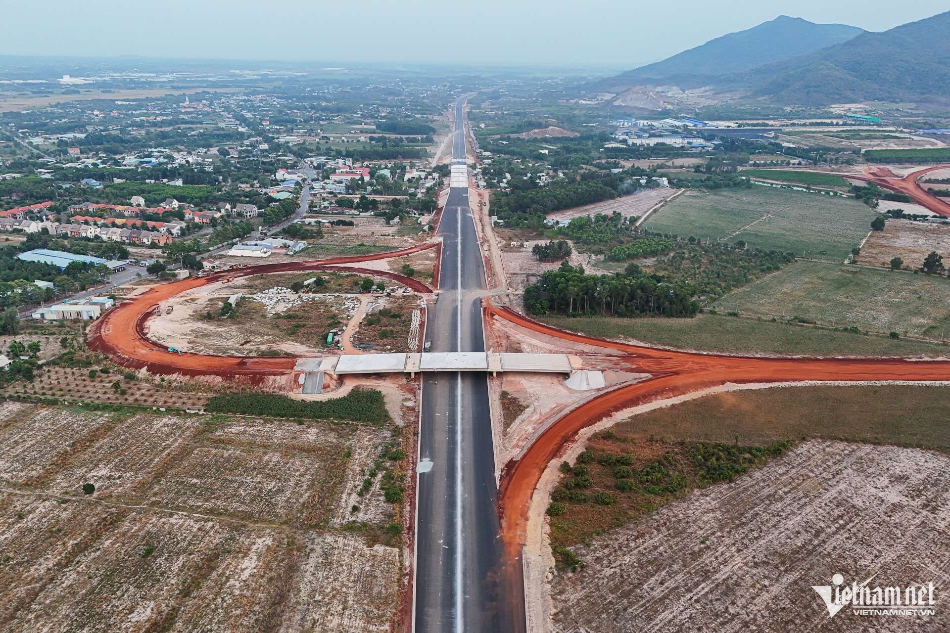 W-Cao tốc Biên Hoà Vũng Tàu Nguyễn Huế 13.jpg
