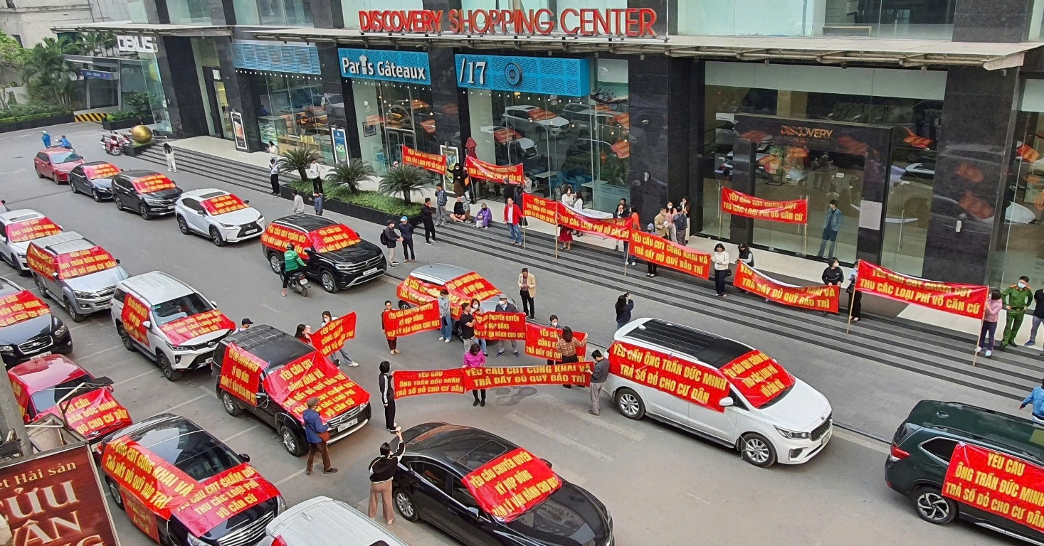 Cư dân chung cư Discovery Complex ở Hà Nội bức xúc vì chờ ‘sổ hồng’ suốt 7 năm