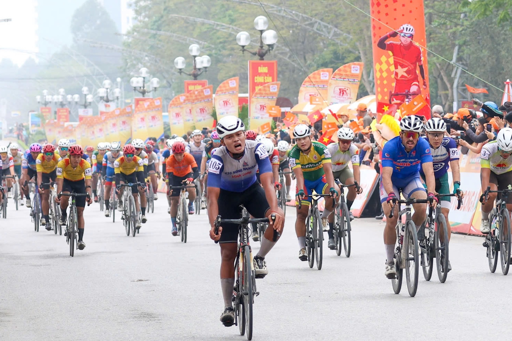 Giải xe đạp Cúp Truyền hình TP.HCM 2025: Nguyễn Anh Huy thắng chặng