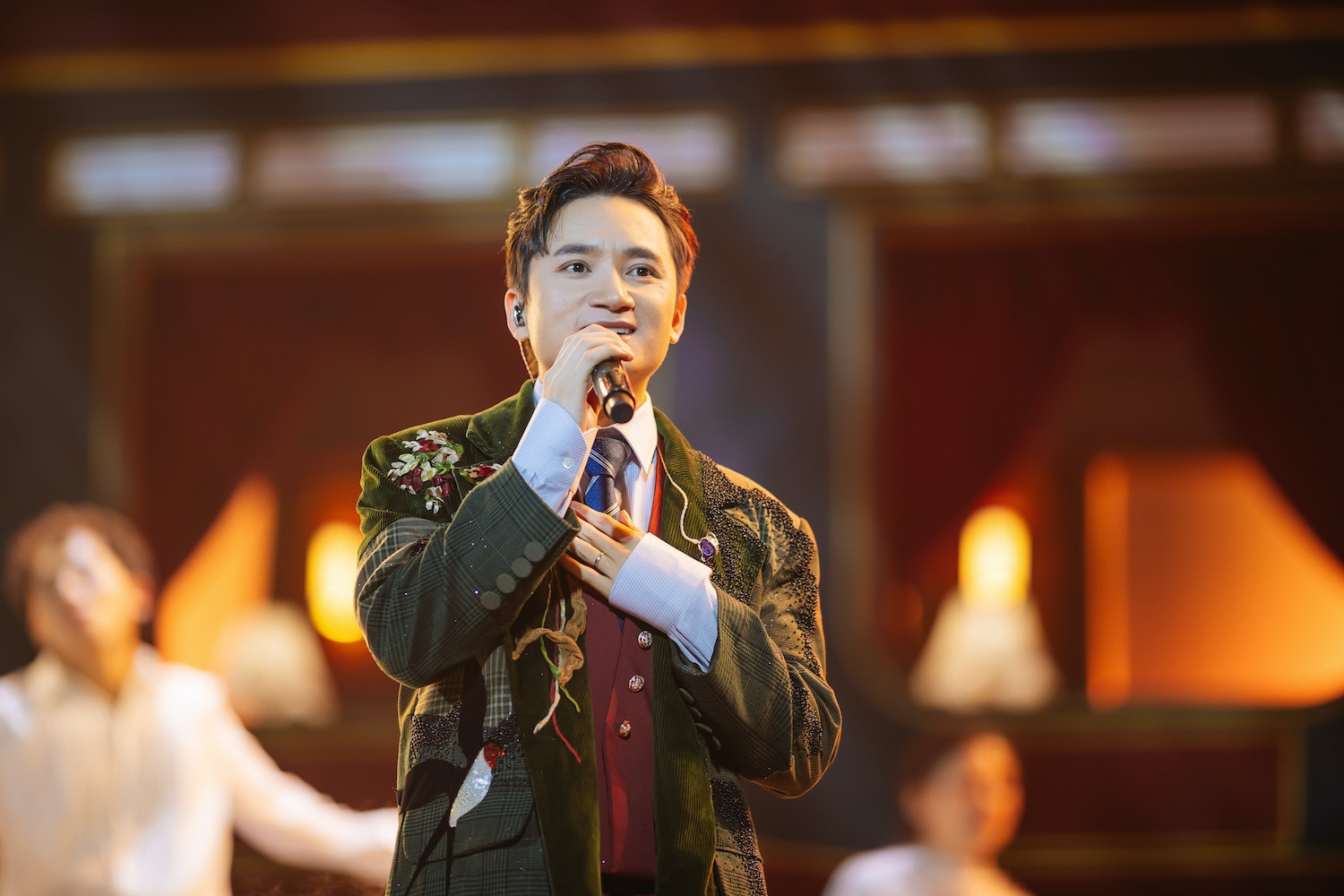 Phan Mạnh Quỳnh: 'Vợ tôi có sở thích hóng drama, chuyện gì trên mạng cũng biết'