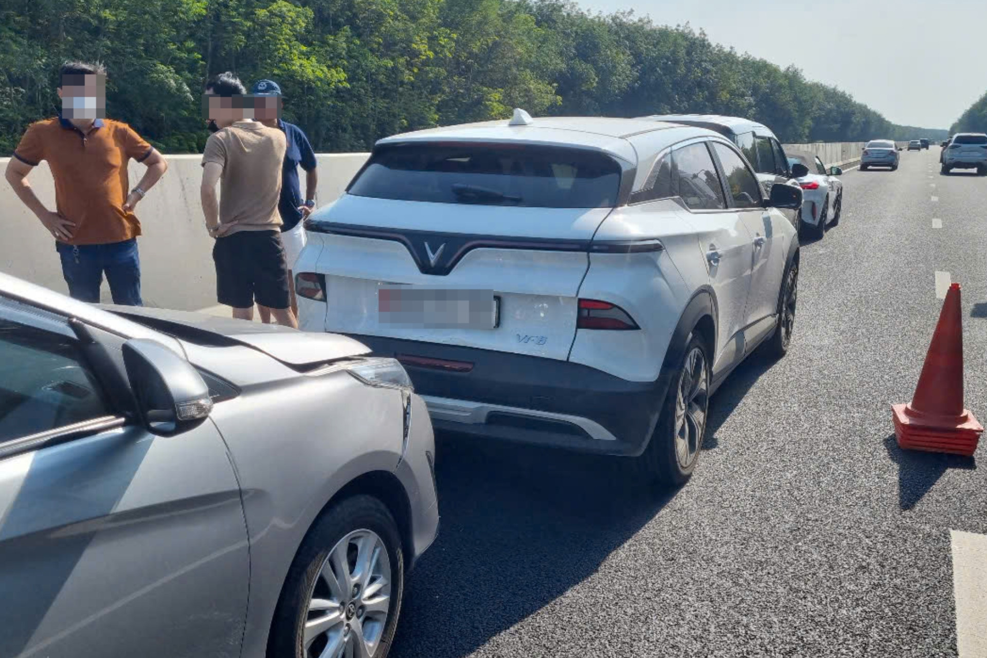 Tai nạn liên hoàn trên cao tốc Phan Thiết - Dầu Giây, ùn tắc 7km