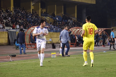 Thua đậm trong ngày đầu ra mắt, HLV Thanh Hóa nói gì?