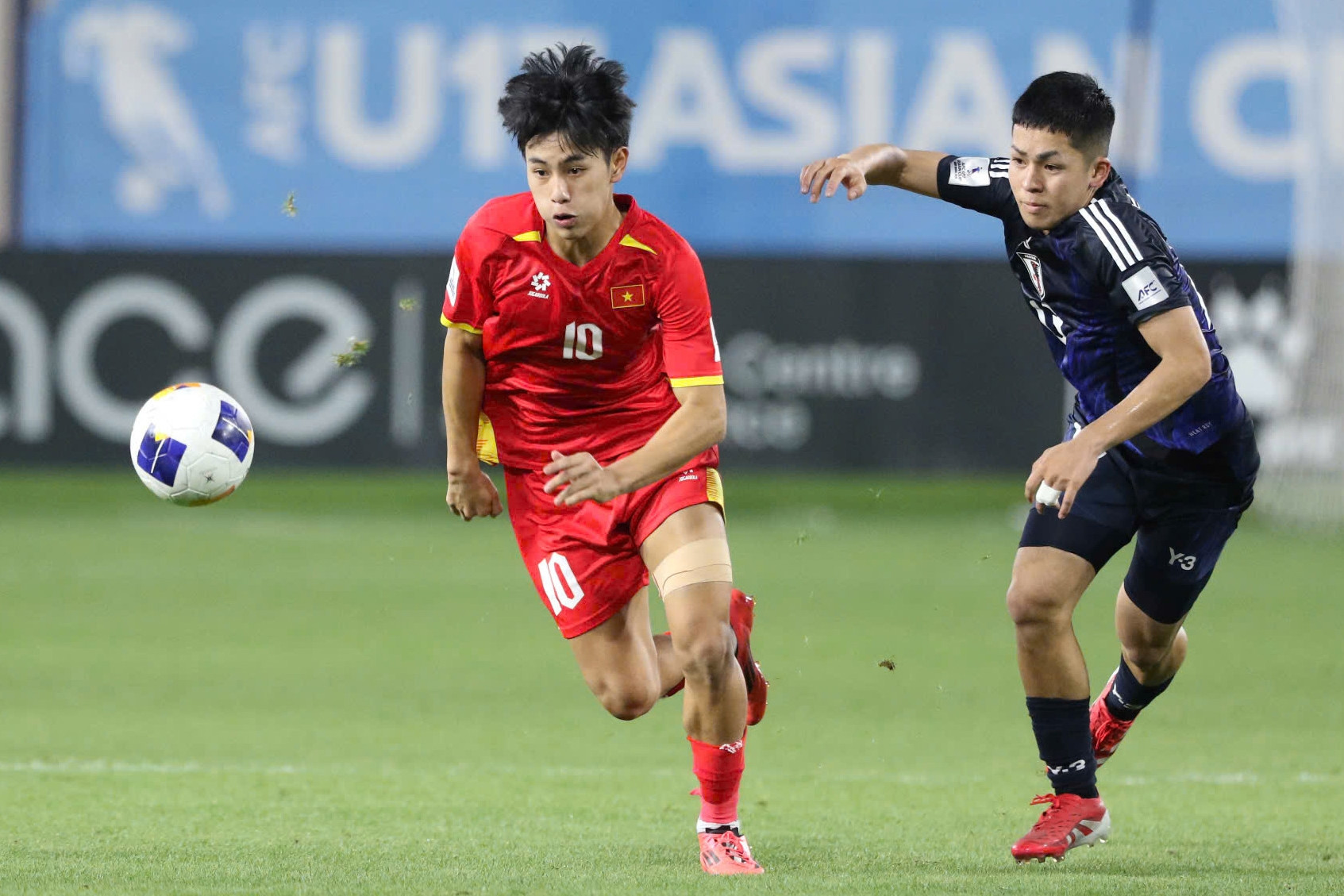 U17 Việt Nam cầm hòa U17 Nhật Bản nhờ bàn thắng phút 96