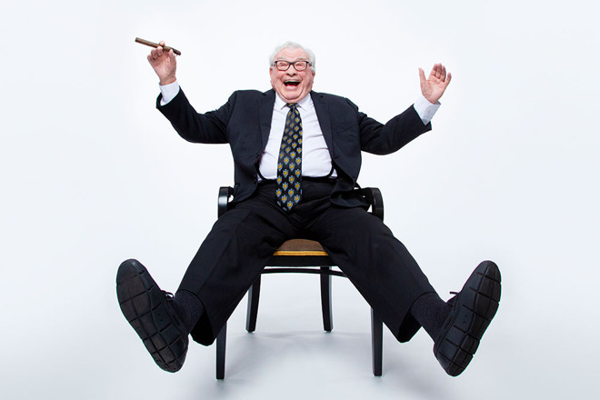 ty phu lay vo tre kem 60 tuoi 4.jpg