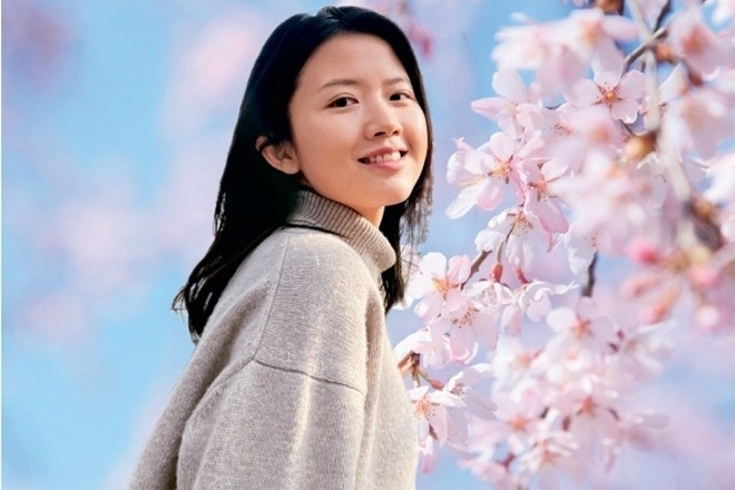 26 năm đột phá, cô gái khiếm thính xinh như hoa trở thành tiến sĩ Dược tuổi 31