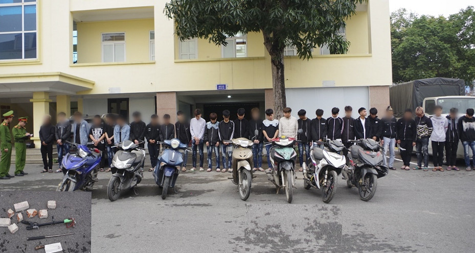 Bắt hơn 20 thanh, thiếu niên mang hung khí đi giải quyết mâu thuẫn
