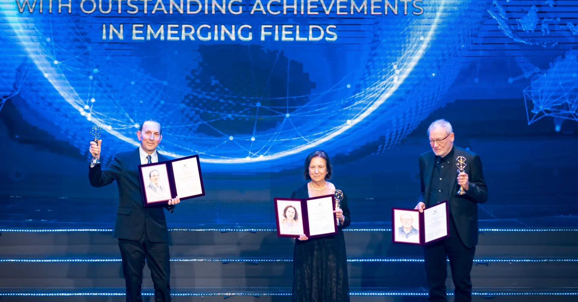 Chủ nhân Giải thưởng VinFuture được vinh danh ở Giải thưởng Breakthrough 2025