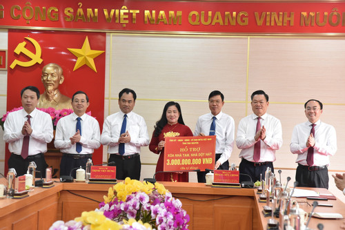 Thái Nguyên trao 3 tỷ đồng hỗ trợ Bắc Kạn xóa nhà tạm, nhà dột nát
