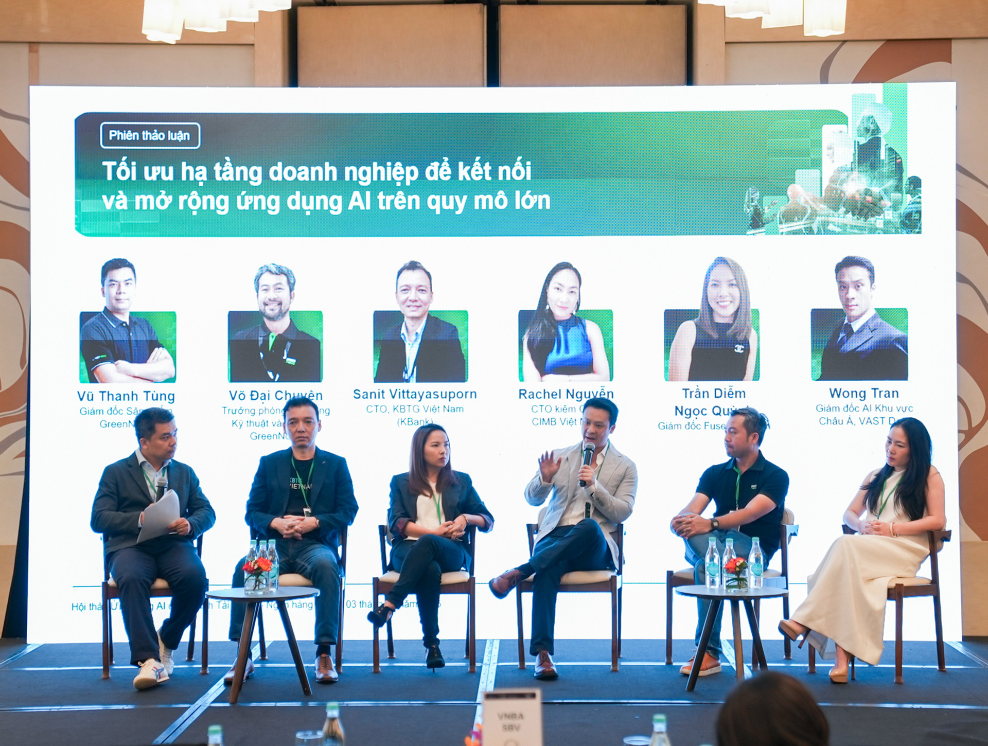 Sếp công ty tài chính, bảo hiểm khẳng định AI là sự sống còn với doanh nghiệp 1 Toa dam AI.jpg