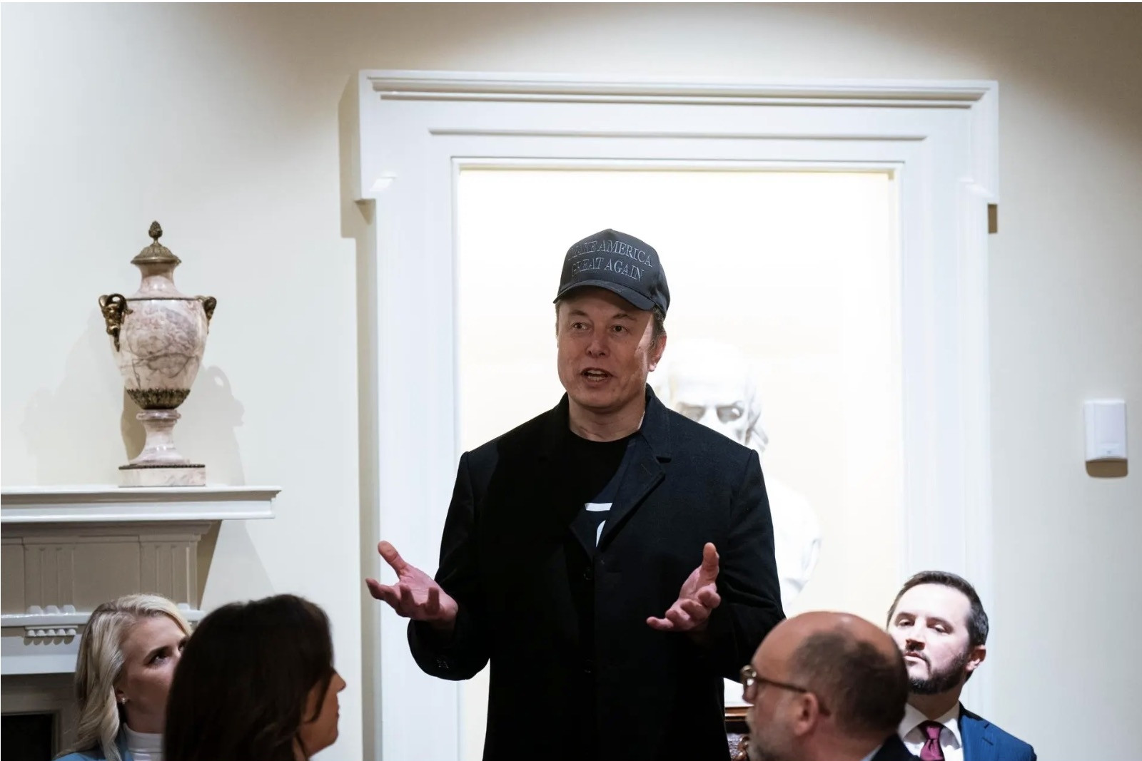 Tỷ phú Elon Musk trực tiếp kêu gọi ông Trump hủy bỏ mức thuế mới?