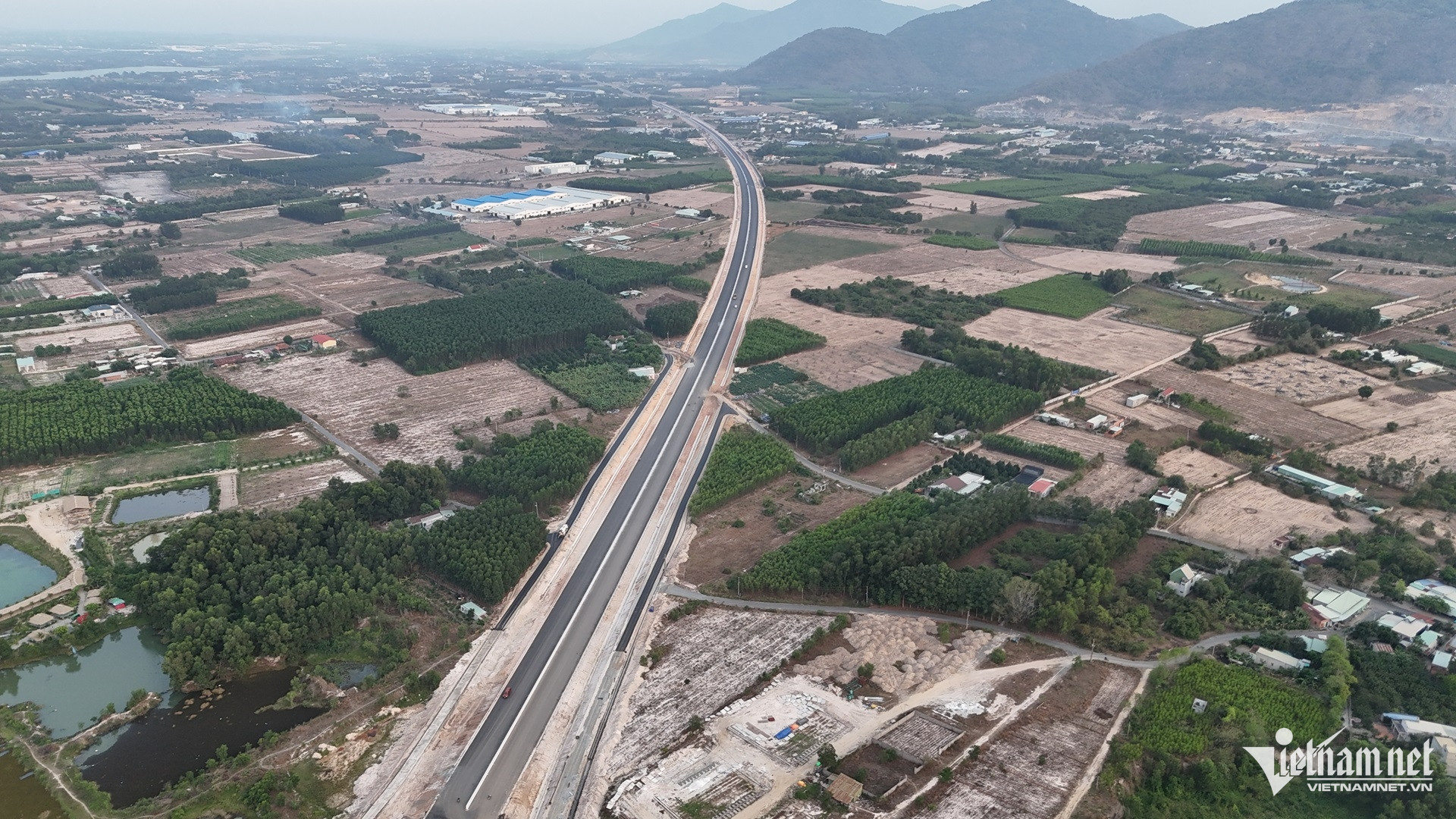 W-chạy lén vào cao tốc Biên Hòa Vũng Tàu đang thi công 3.JPG.jpg