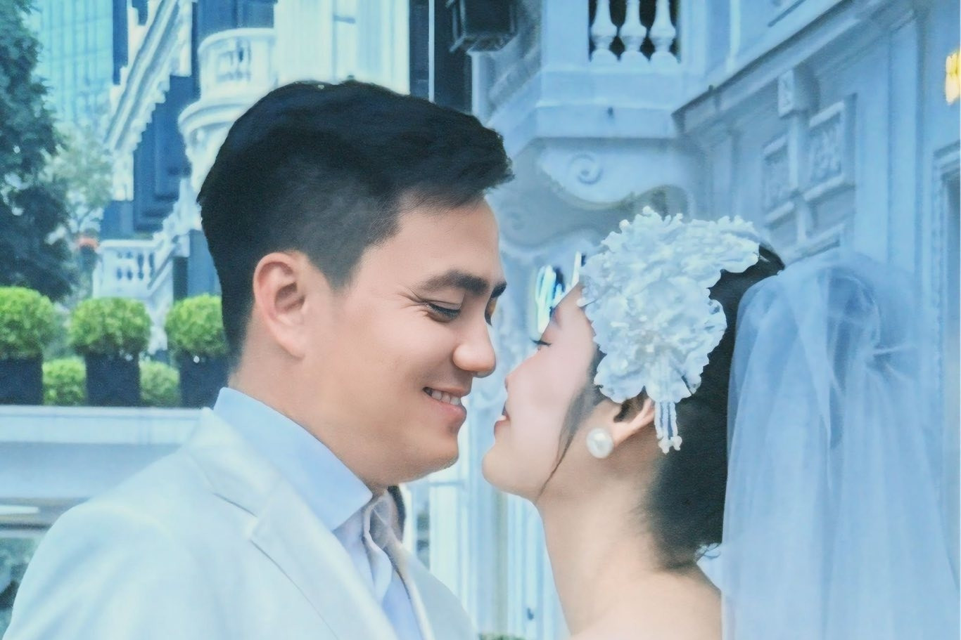 Ảnh cưới của hoa hậu Nông Thuý Hằng và bạn trai là Phó Giám đốc