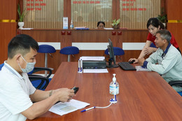 Bộ Nội vụ đề xuất lương công chức theo khối tư nhân, khen thưởng bằng tiền