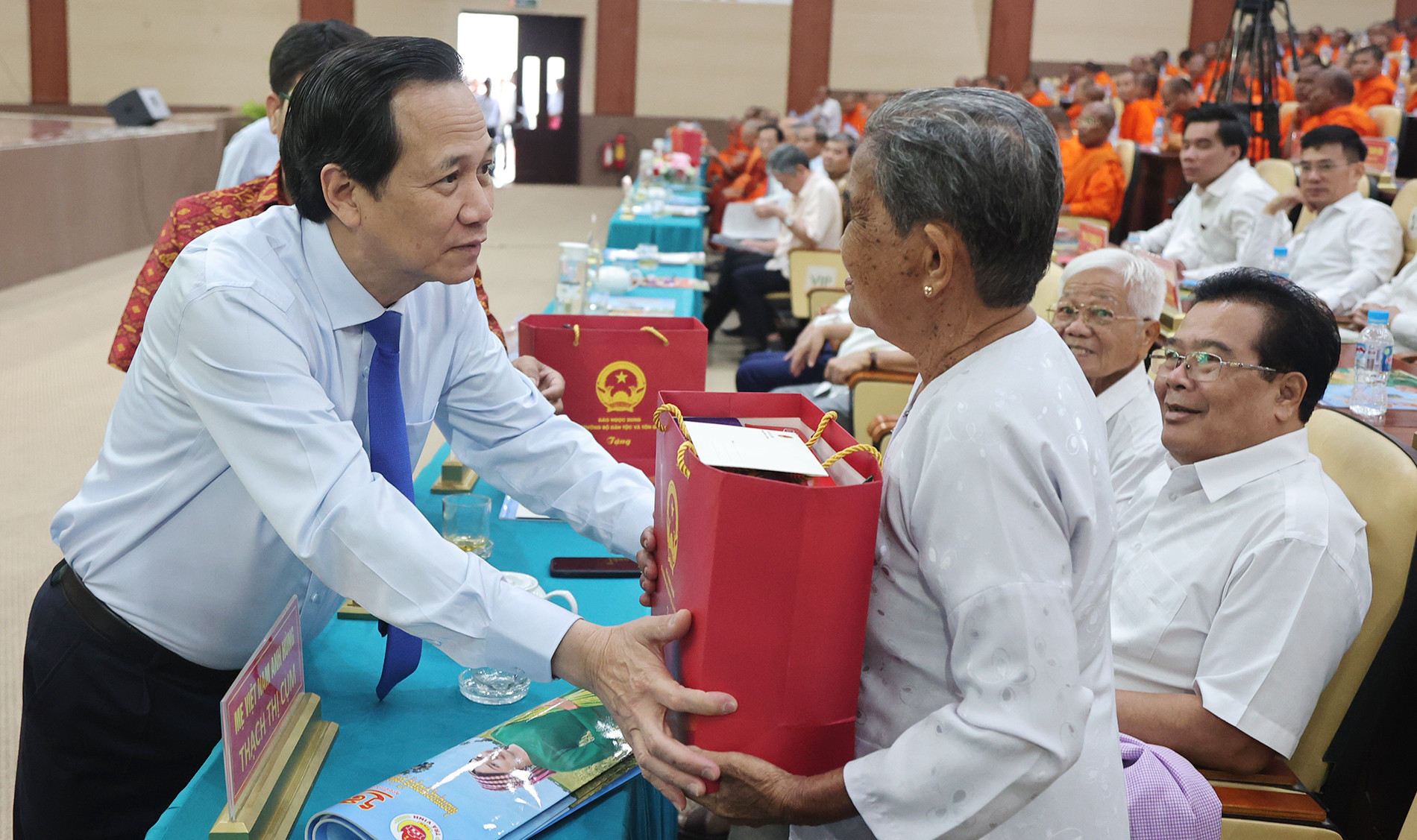 Bộ trưởng.jpg