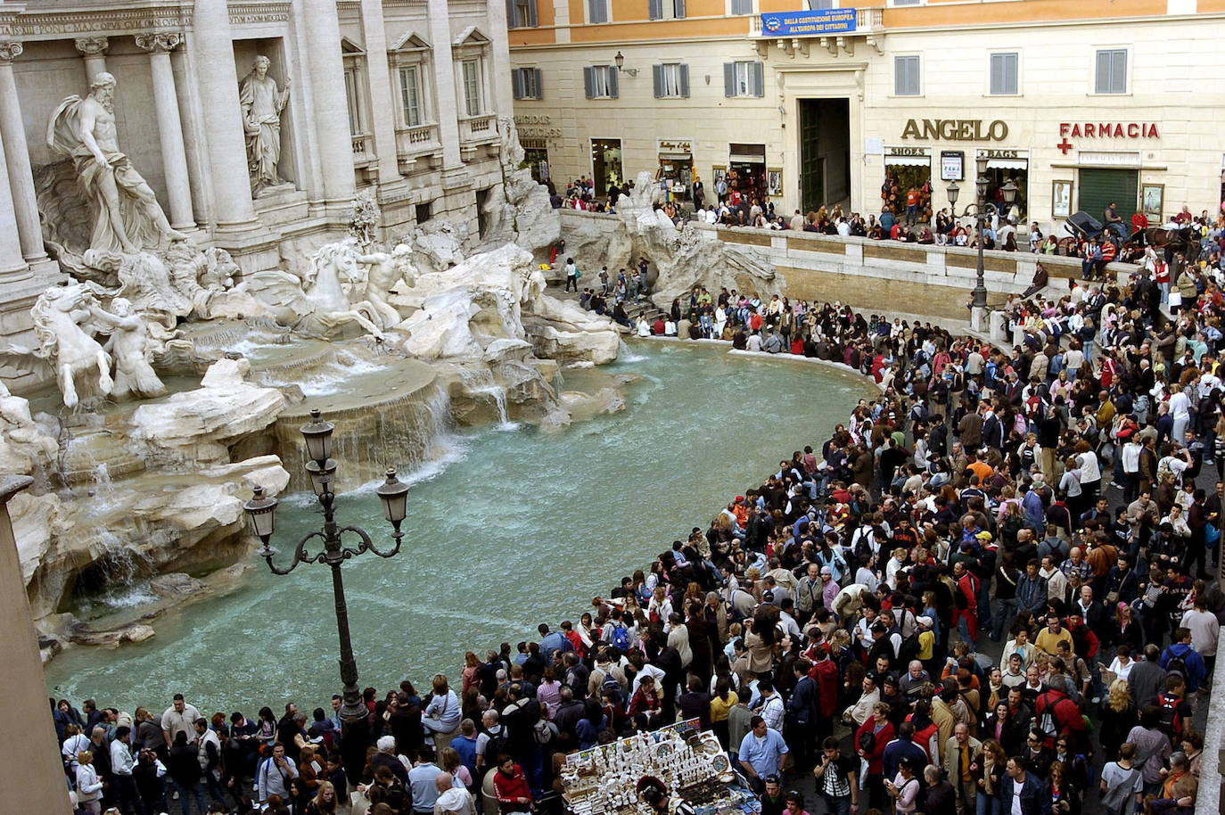 fontana di trevi356yteh4 El Correo.jpg
