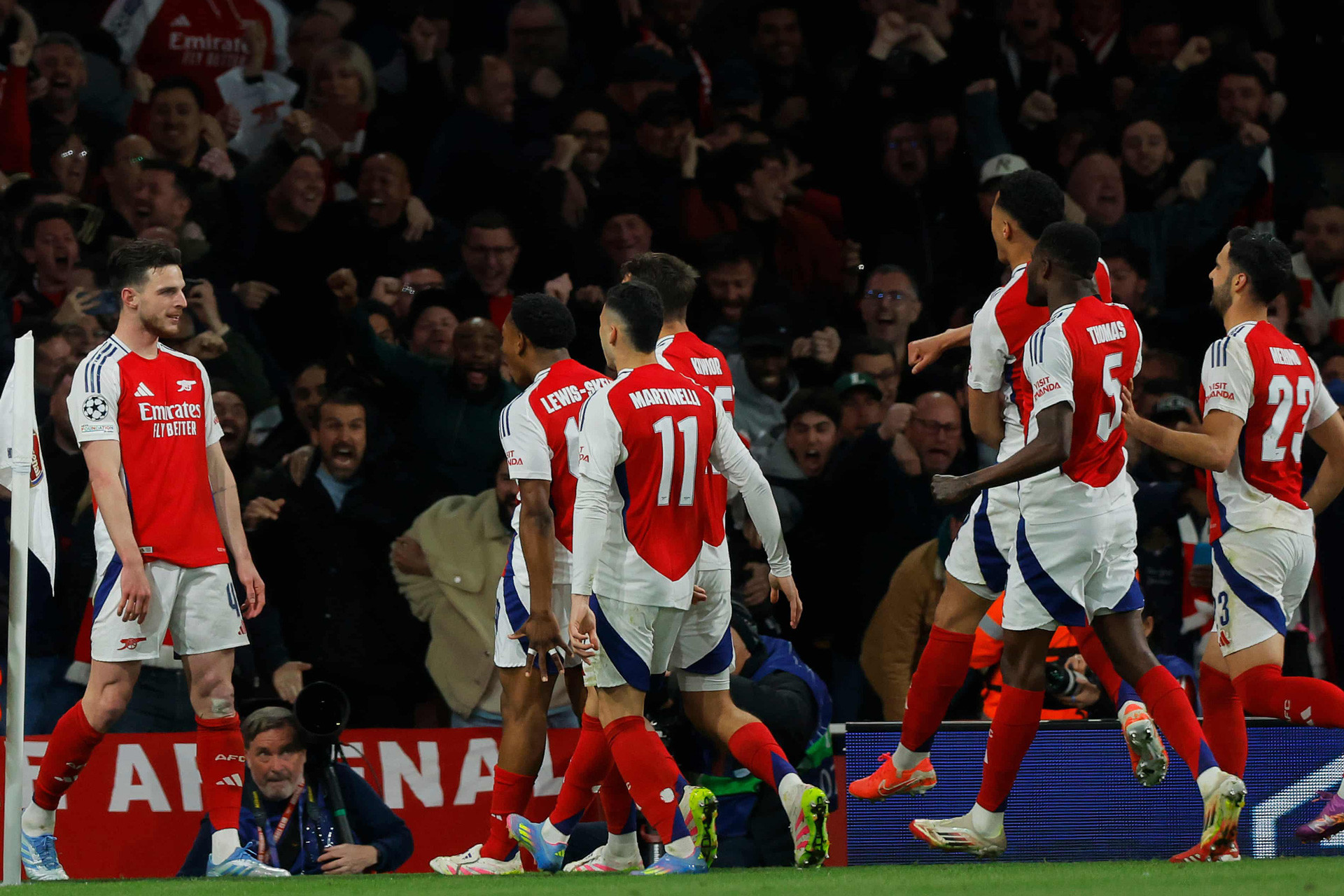 Guardian. Arsenal Real Madrid 4 1.jpg