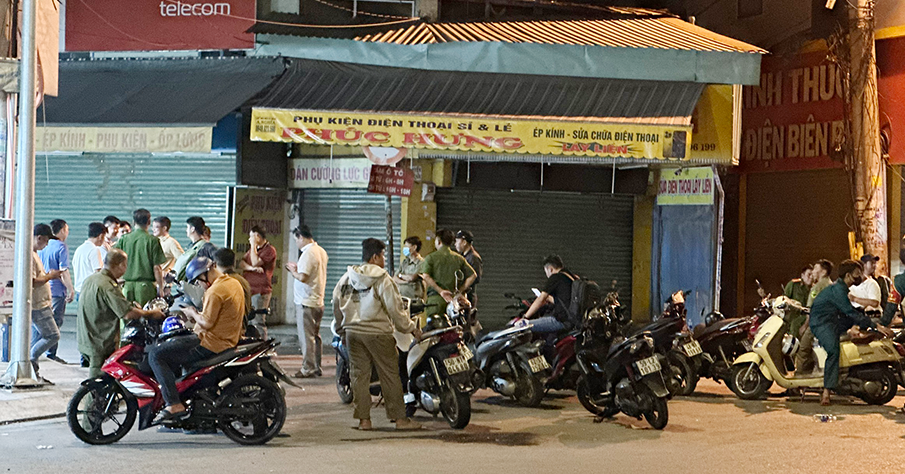 Kẻ đâm chết người đàn ông đi Vespa đã ra đầu thú
