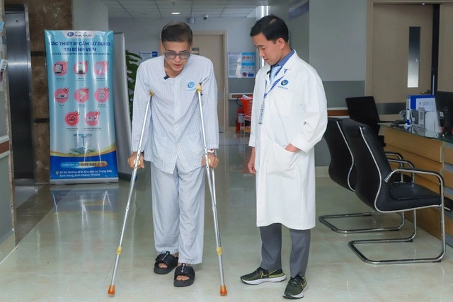 MC Thanh Bạch rơi xuống mương nước sâu 3m, nhập viện cấp cứu lúc mờ sáng